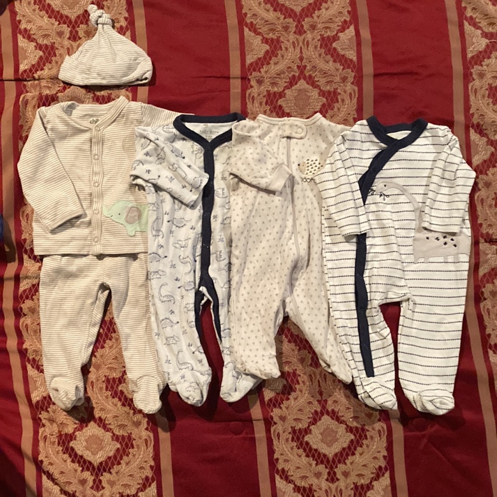 🔥🔥BUNDLE 2/$15🔥🔥Cozy infant sleep clothing 0-3m